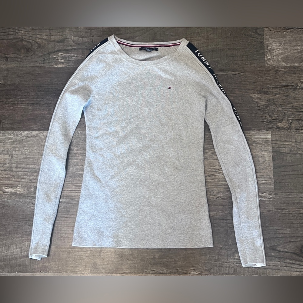 FINAL PRICE Tommy Hilfigure Long Sleeve